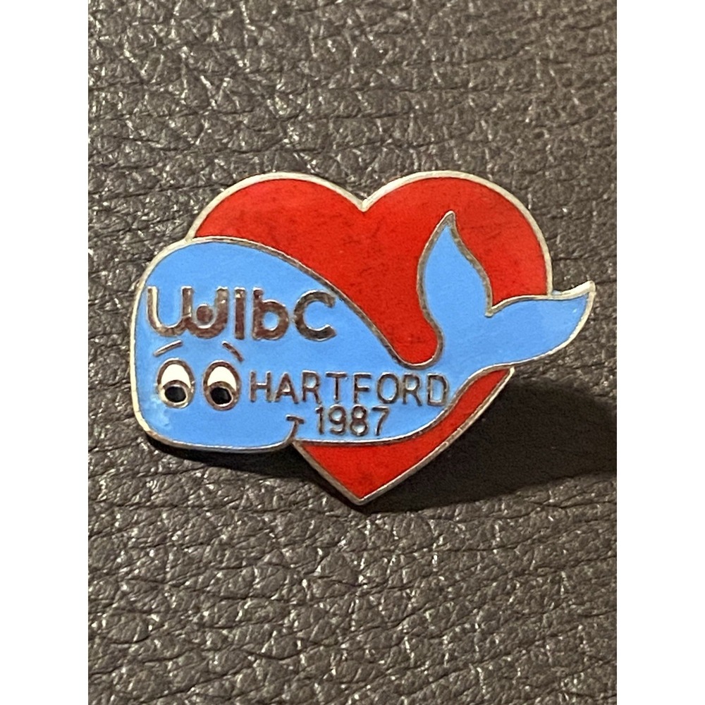 VNT 1987 Women Intern Bowling Lapel Pin Enamel WIBC Hartford Connecticut Whale